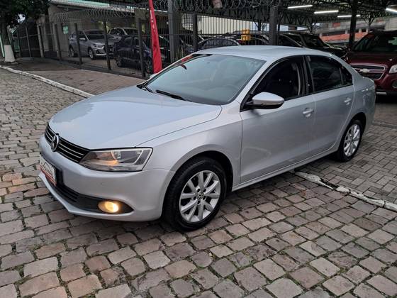 VOLKSWAGEN JETTA 2.0 COMFORTLINE FLEX 4P MANUAL VOLKSWAGEN JETTA 2.0 COMFORTLINE FLEX 4P MANUAL